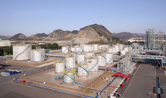 Raw material and product tank yard